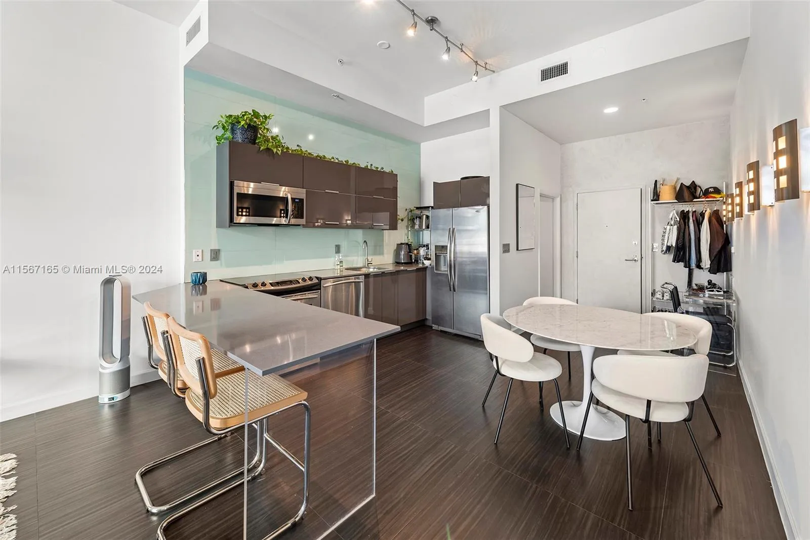 2001 Meridian Ave 517, Miami Beach, Florida 33139, Miami Beach, Florida 33139, 1 Bedroom Bedrooms, ,1 BathroomBathrooms,Residential,For Sale,2001 Meridian Ave 517, Miami Beach, Florida 33139,A11567165