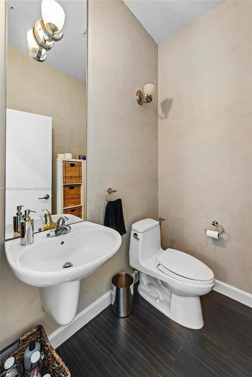 2001 Meridian Ave 517, Miami Beach, Florida 33139, Miami Beach, Florida 33139, 1 Bedroom Bedrooms, ,1 BathroomBathrooms,Residential,For Sale,2001 Meridian Ave 517, Miami Beach, Florida 33139,A11567165