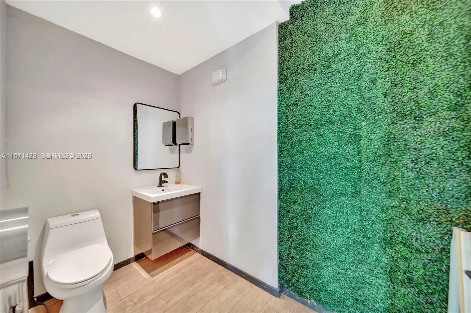67 Nw 166th St, Miami, Florida 33169, Miami, Florida 33169, ,Commercial Sale,For Sale,67 Nw 166th St, Miami, Florida 33169,A11571428