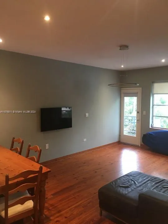 4720 Pine Tree Dr 17, Miami Beach, Florida 33140, Miami Beach, Florida 33140, 1 Bedroom Bedrooms, ,1 BathroomBathrooms,Residential,For Sale,4720 Pine Tree Dr 17, Miami Beach, Florida 33140,A11576811