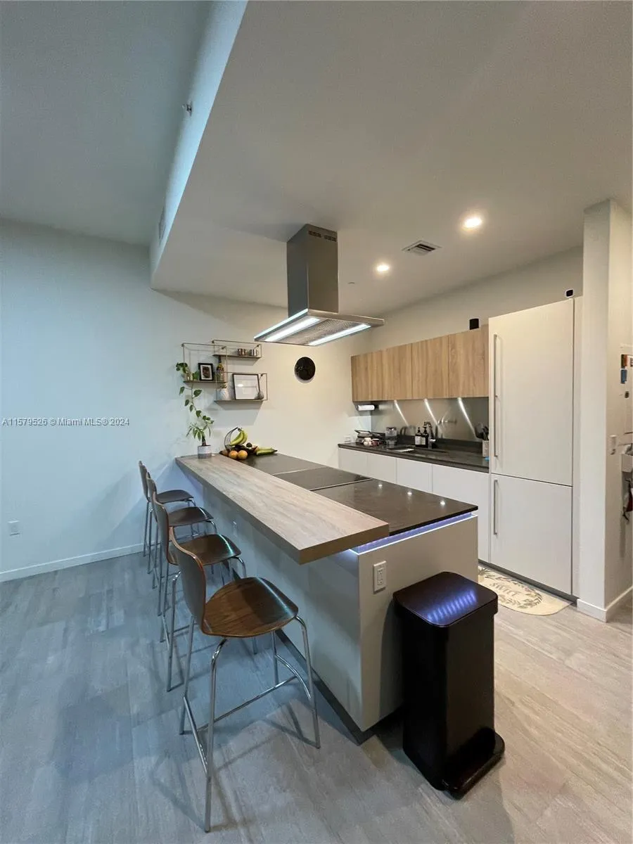 1000 Brickell Plz 1811, Miami, Florida 33131, Miami, Florida 33131, 1 Bedroom Bedrooms, ,1 BathroomBathrooms,Residential,For Sale,1000 Brickell Plz 1811, Miami, Florida 33131,A11579526