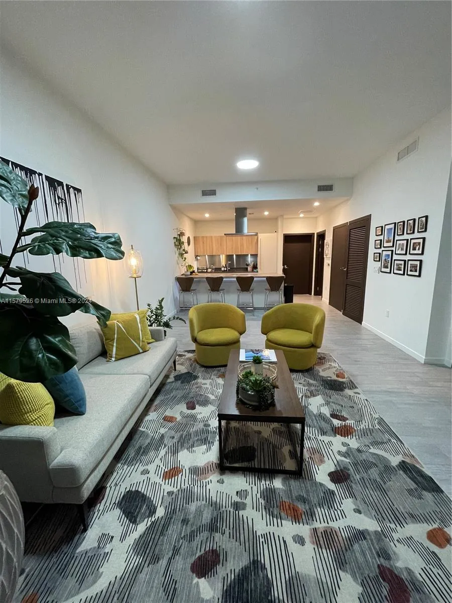 1000 Brickell Plz 1811, Miami, Florida 33131, Miami, Florida 33131, 1 Bedroom Bedrooms, ,1 BathroomBathrooms,Residential,For Sale,1000 Brickell Plz 1811, Miami, Florida 33131,A11579526