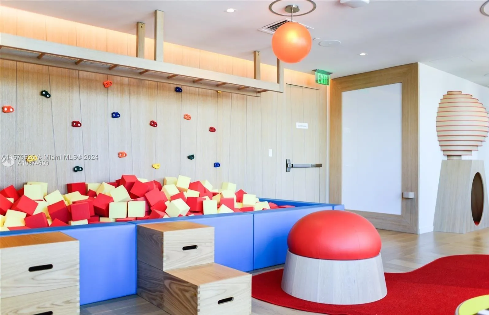 1000 Brickell Plz 1811, Miami, Florida 33131, Miami, Florida 33131, 1 Bedroom Bedrooms, ,1 BathroomBathrooms,Residential,For Sale,1000 Brickell Plz 1811, Miami, Florida 33131,A11579526