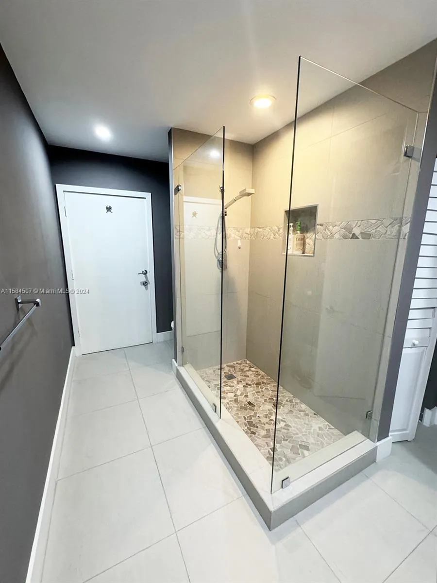5800 Sw 73rd Ave, Miami, Florida 33143, Miami, Florida 33143, 5 Bedrooms Bedrooms, ,4 BathroomsBathrooms,Residential Lease,For Rent,5800 Sw 73rd Ave, Miami, Florida 33143,A11584507