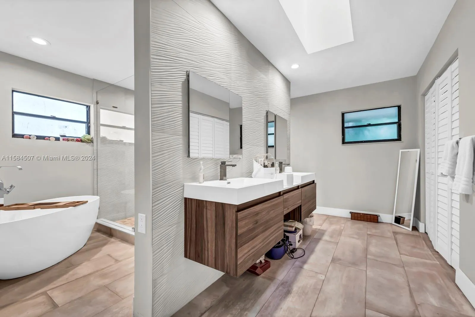 5800 Sw 73rd Ave, Miami, Florida 33143, Miami, Florida 33143, 5 Bedrooms Bedrooms, ,4 BathroomsBathrooms,Residential Lease,For Rent,5800 Sw 73rd Ave, Miami, Florida 33143,A11584507