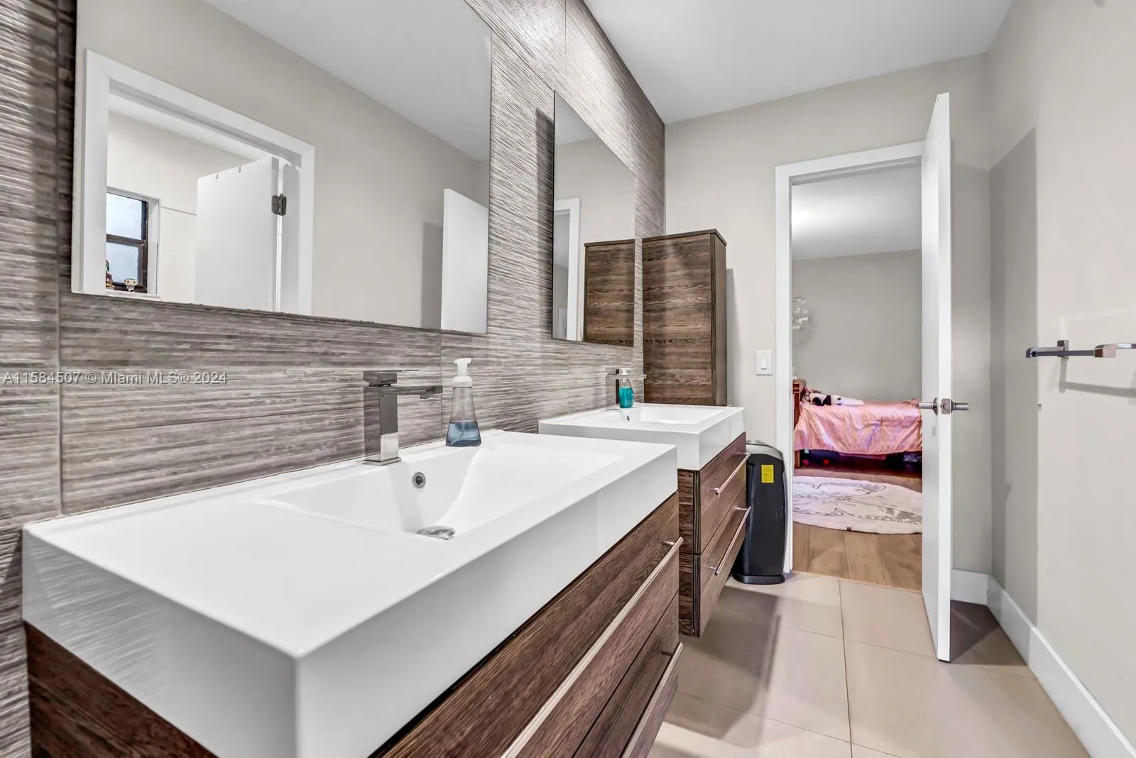 5800 Sw 73rd Ave, Miami, Florida 33143, Miami, Florida 33143, 5 Bedrooms Bedrooms, ,4 BathroomsBathrooms,Residential Lease,For Rent,5800 Sw 73rd Ave, Miami, Florida 33143,A11584507