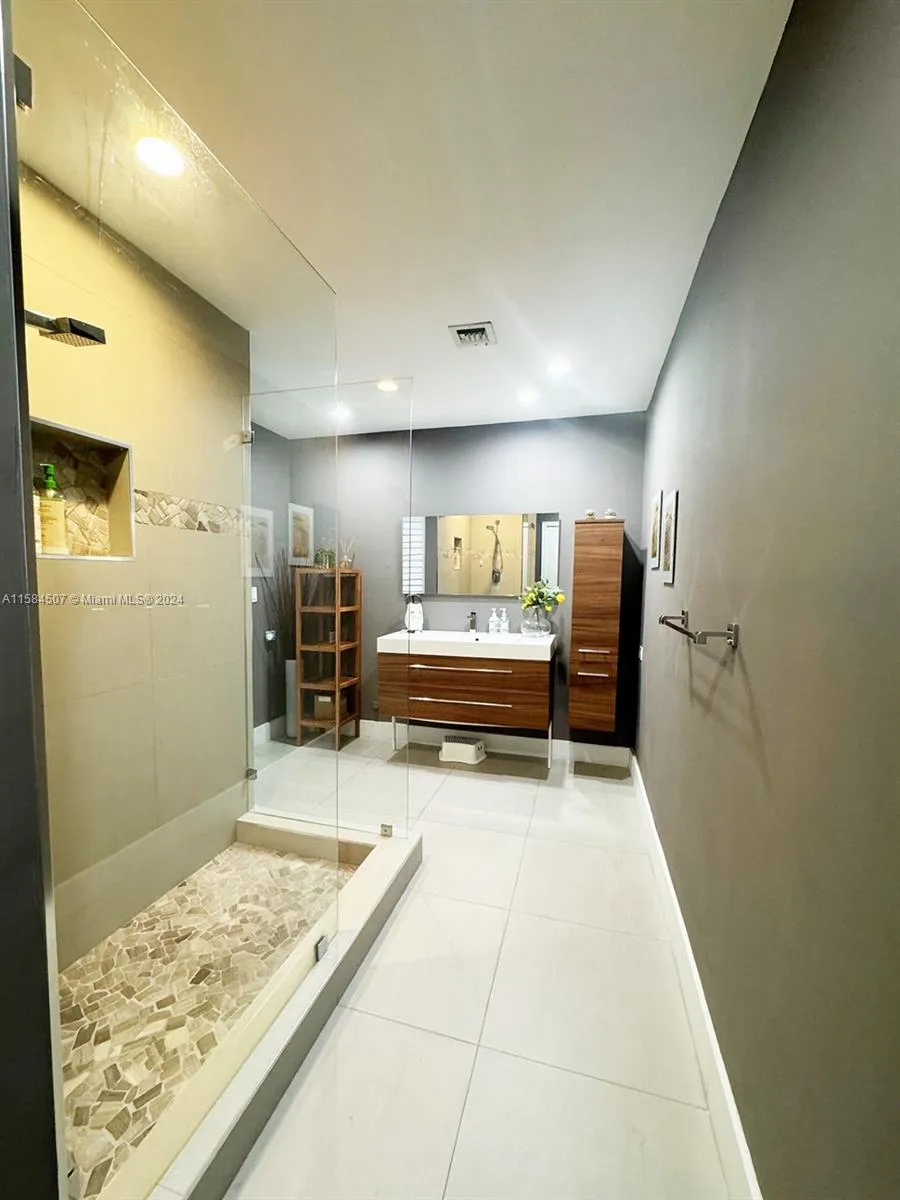 5800 Sw 73rd Ave, Miami, Florida 33143, Miami, Florida 33143, 5 Bedrooms Bedrooms, ,4 BathroomsBathrooms,Residential Lease,For Rent,5800 Sw 73rd Ave, Miami, Florida 33143,A11584507