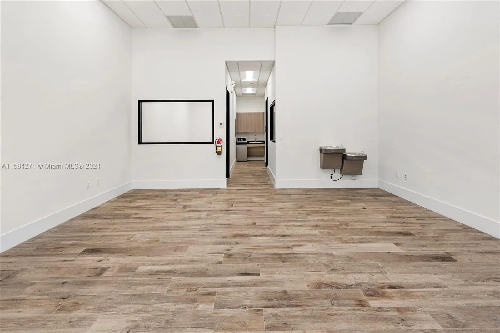 1930 N 30th Road Suite 6, Hollywood, Florida 33021, Hollywood, Florida 33021, ,Commercial Lease,For Rent,1930 N 30th Road Suite 6, Hollywood, Florida 33021,A11584274