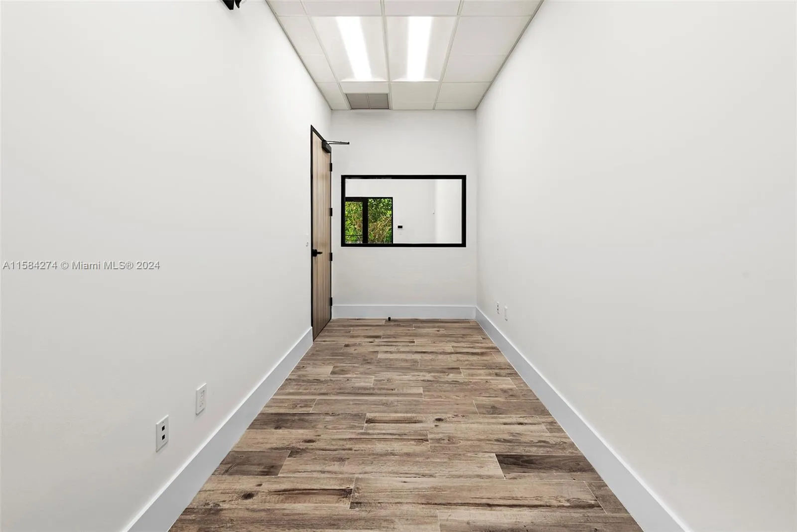 1930 N 30th Road Suite 6, Hollywood, Florida 33021, Hollywood, Florida 33021, ,Commercial Lease,For Rent,1930 N 30th Road Suite 6, Hollywood, Florida 33021,A11584274