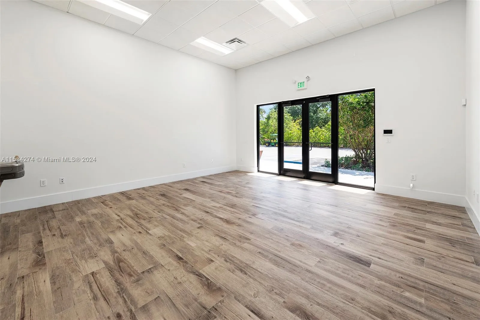 1930 N 30th Road Suite 6, Hollywood, Florida 33021, Hollywood, Florida 33021, ,Commercial Lease,For Rent,1930 N 30th Road Suite 6, Hollywood, Florida 33021,A11584274