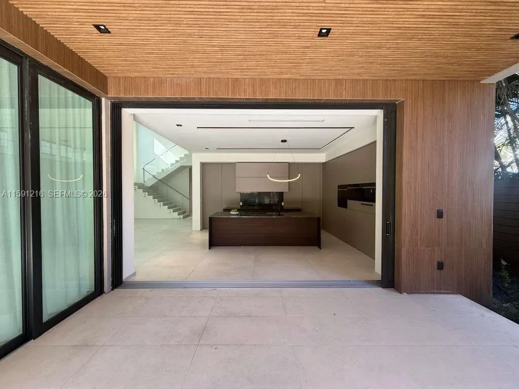 135 Sw 29th Rd, Miami, Florida 33129, Miami, Florida 33129, 6 Bedrooms Bedrooms, ,7 BathroomsBathrooms,Residential,For Sale,135 Sw 29th Rd, Miami, Florida 33129,A11591216