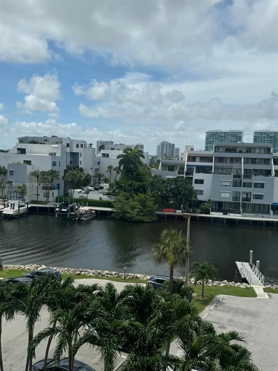 400 Kings Point Dr 527, Sunny Isles Beach, Florida, Sunny Isles Beach, Florida 33160, 1 Bedroom Bedrooms, ,1 BathroomBathrooms,Residential,For Sale,400 Kings Point Dr 527, Sunny Isles Beach, Florida,A11600358
