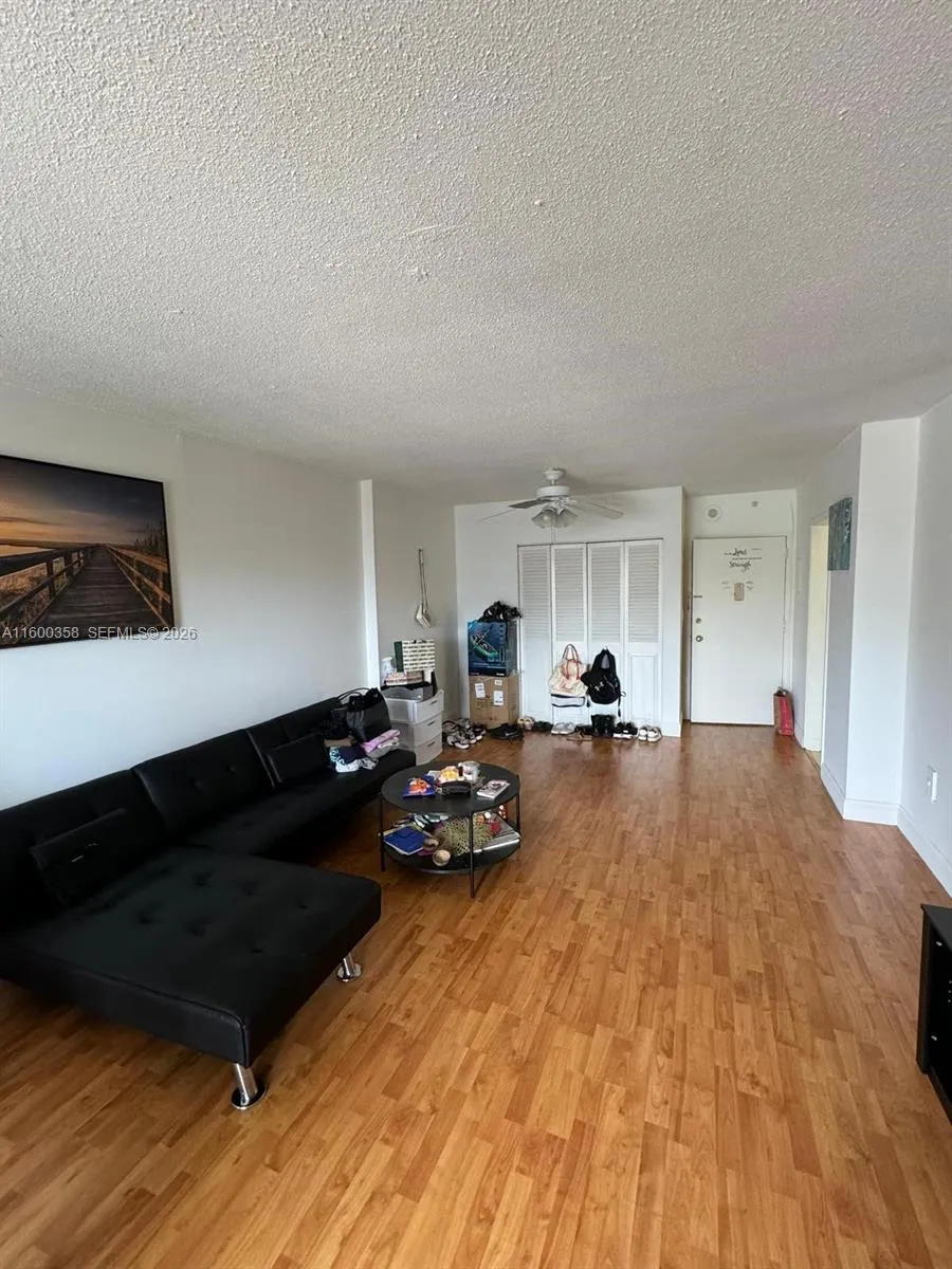 400 Kings Point Dr 527, Sunny Isles Beach, Florida, Sunny Isles Beach, Florida 33160, 1 Bedroom Bedrooms, ,1 BathroomBathrooms,Residential,For Sale,400 Kings Point Dr 527, Sunny Isles Beach, Florida,A11600358