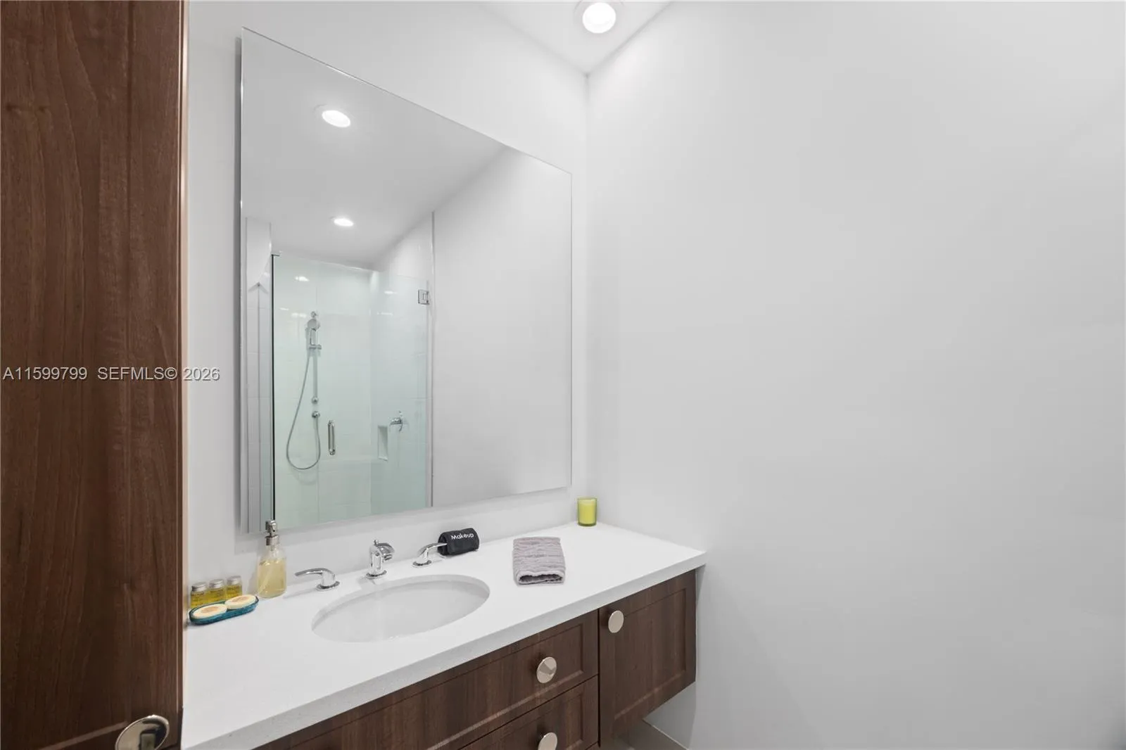 Hallandale Beach, Florida 33009, Hallandale Beach, Florida 33009, 5 Bedrooms Bedrooms, ,5 BathroomsBathrooms,Residential Lease,For Rent, Hallandale Beach, Florida 33009,A11599799