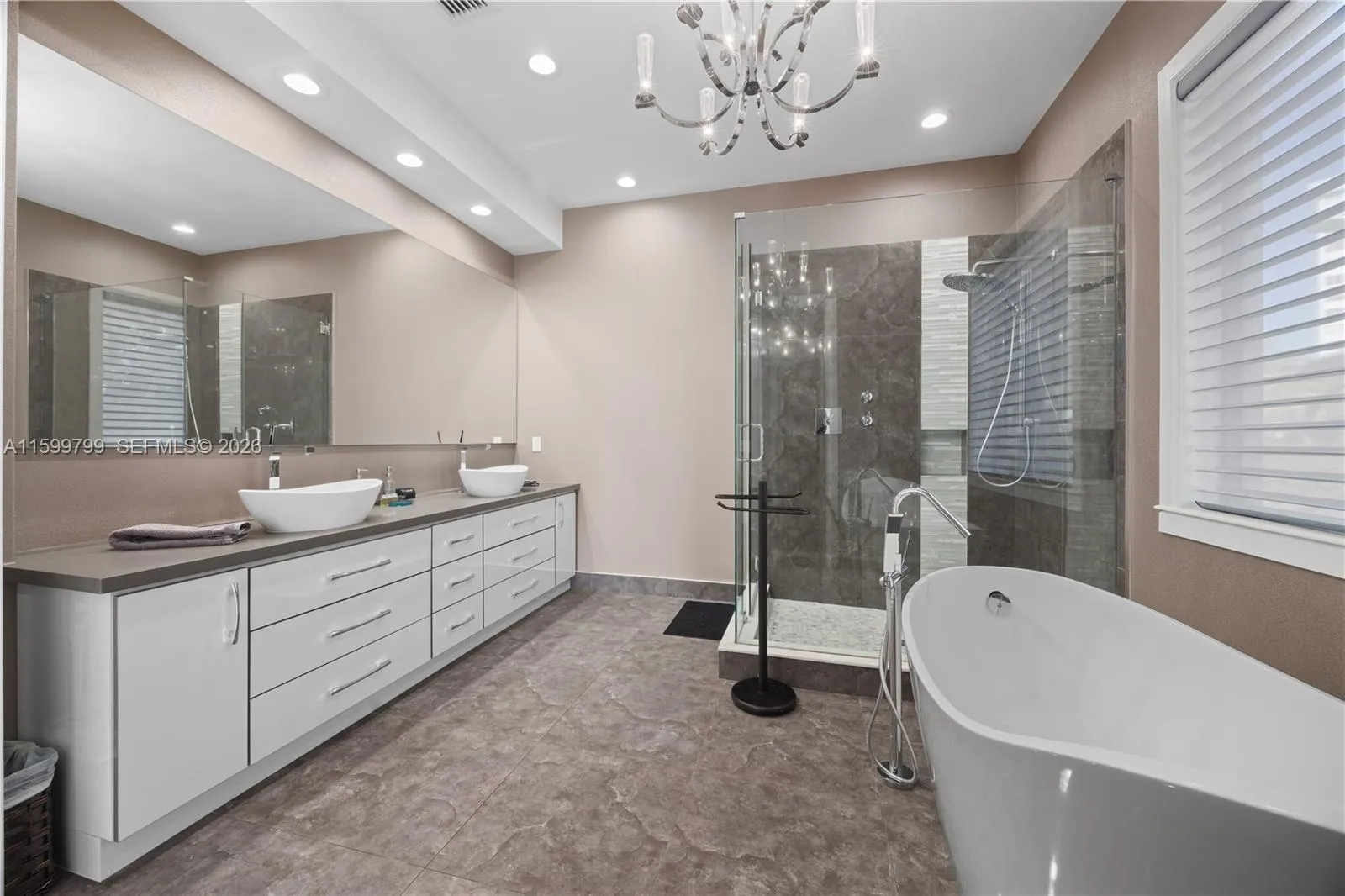 Hallandale Beach, Florida 33009, Hallandale Beach, Florida 33009, 5 Bedrooms Bedrooms, ,5 BathroomsBathrooms,Residential Lease,For Rent, Hallandale Beach, Florida 33009,A11599799