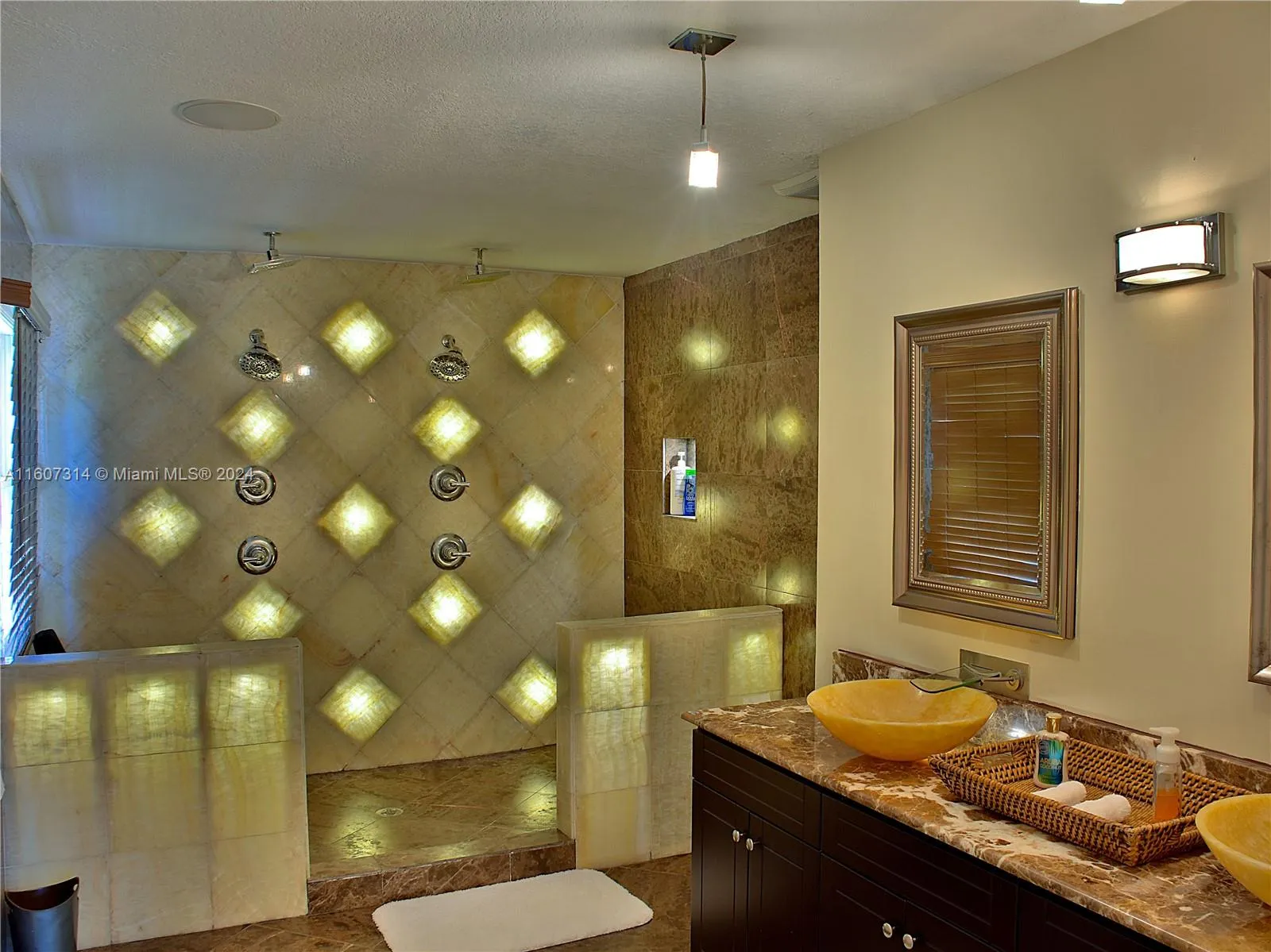 Hollywood, Florida 33020, 5 Bedrooms Bedrooms, ,5 BathroomsBathrooms,Residential Lease,For Rent,A11607314