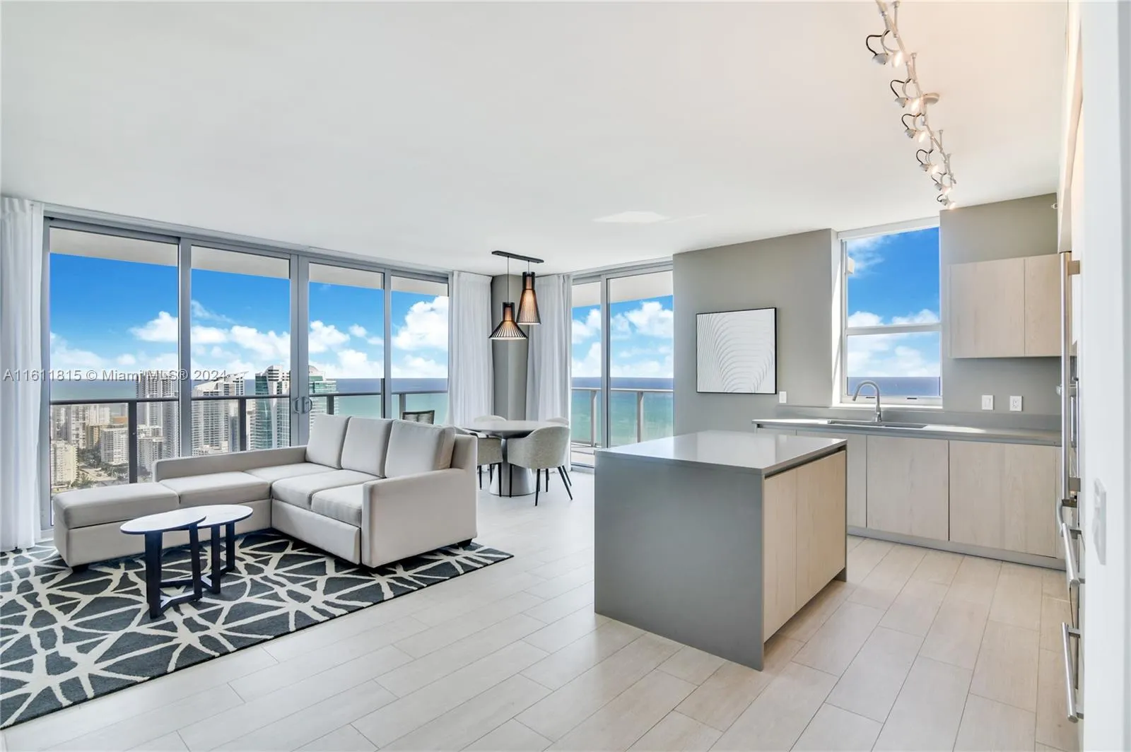 Hollywood, Florida 33019, 2 Bedrooms Bedrooms, ,2 BathroomsBathrooms,Residential,For Sale,A11611815