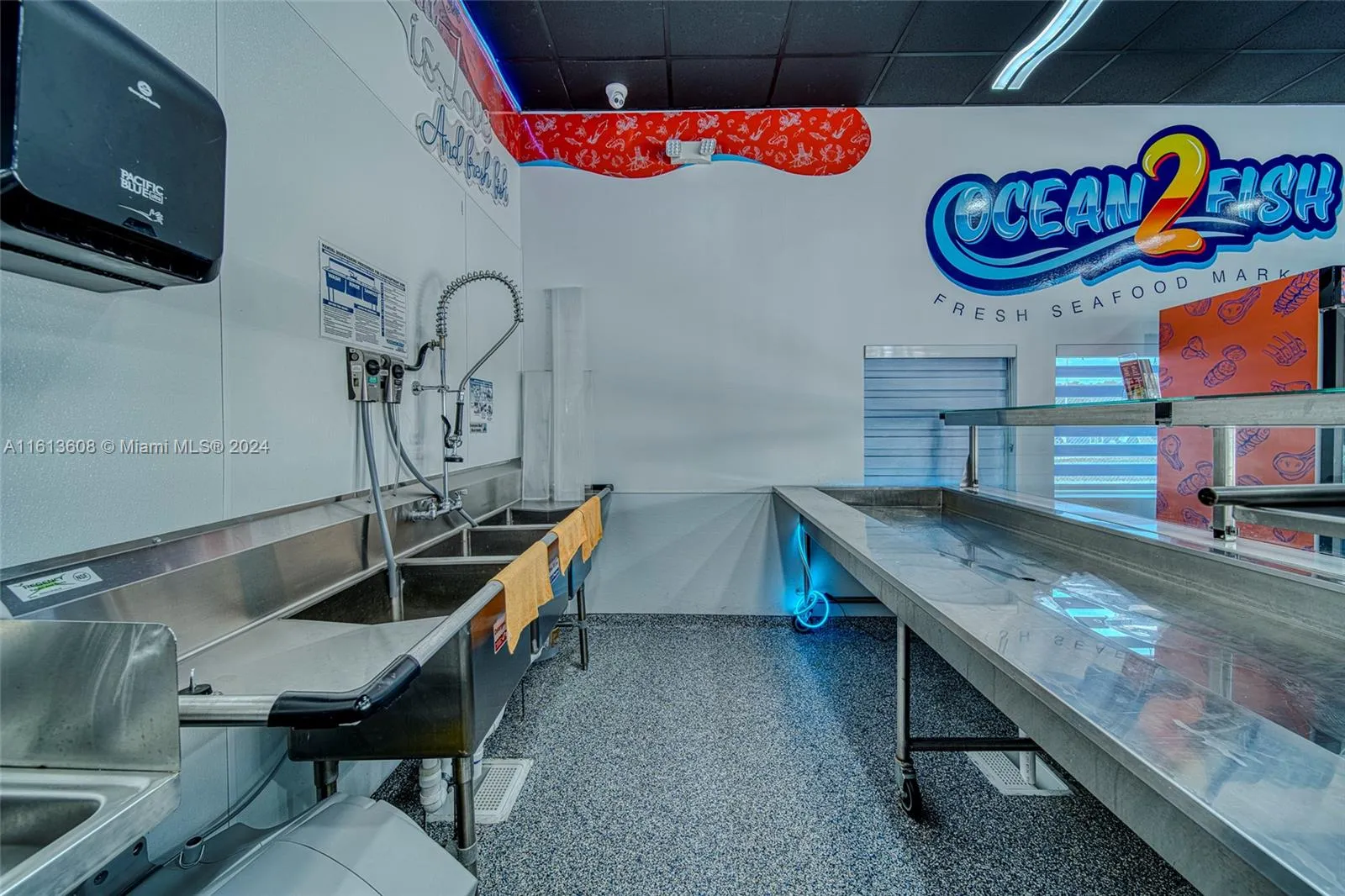 Top Of The Line Fish & Seafood Market With Dis, Miami, Florida 33186, ,Business Opportunity,For Sale,Top Of The Line Fish & Seafood Market With Dis,A11613608