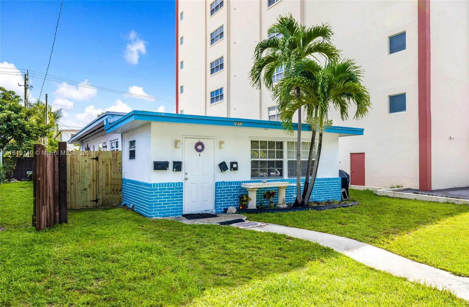 1711 Buchanan St, Hollywood, Florida 33020, Hollywood, Florida 33020, ,Residential Income,For Sale,1711 Buchanan St, Hollywood, Florida 33020,A11619140