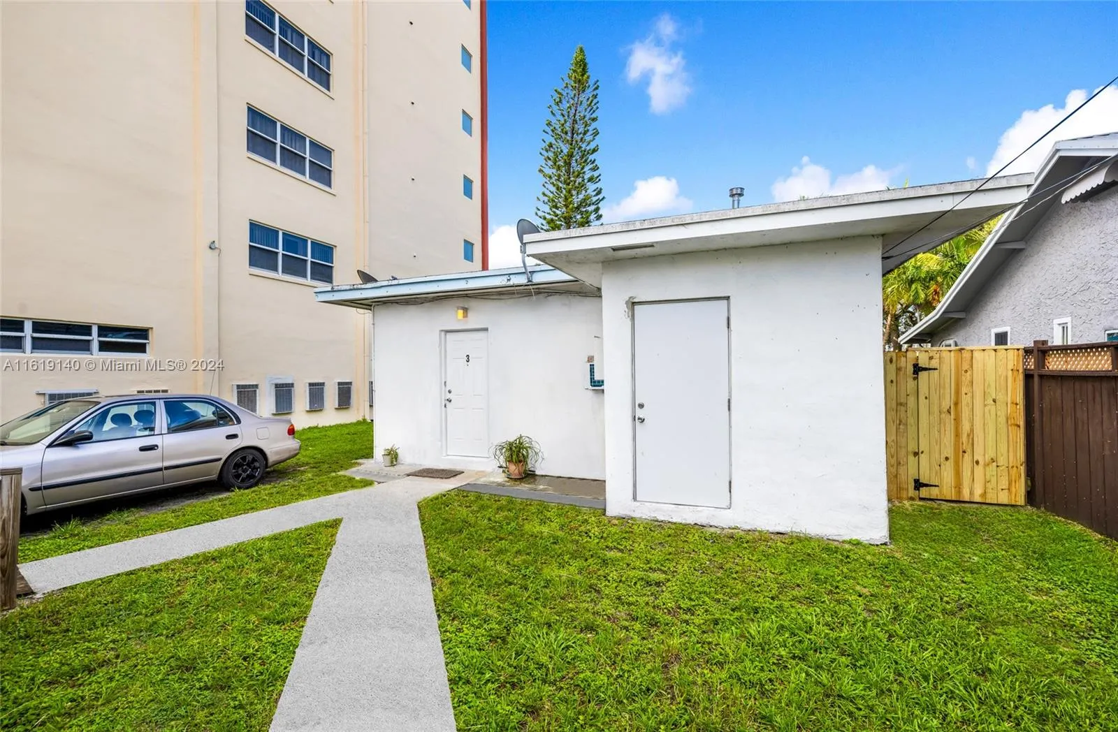 1711 Buchanan St, Hollywood, Florida 33020, Hollywood, Florida 33020, ,Residential Income,For Sale,1711 Buchanan St, Hollywood, Florida 33020,A11619140