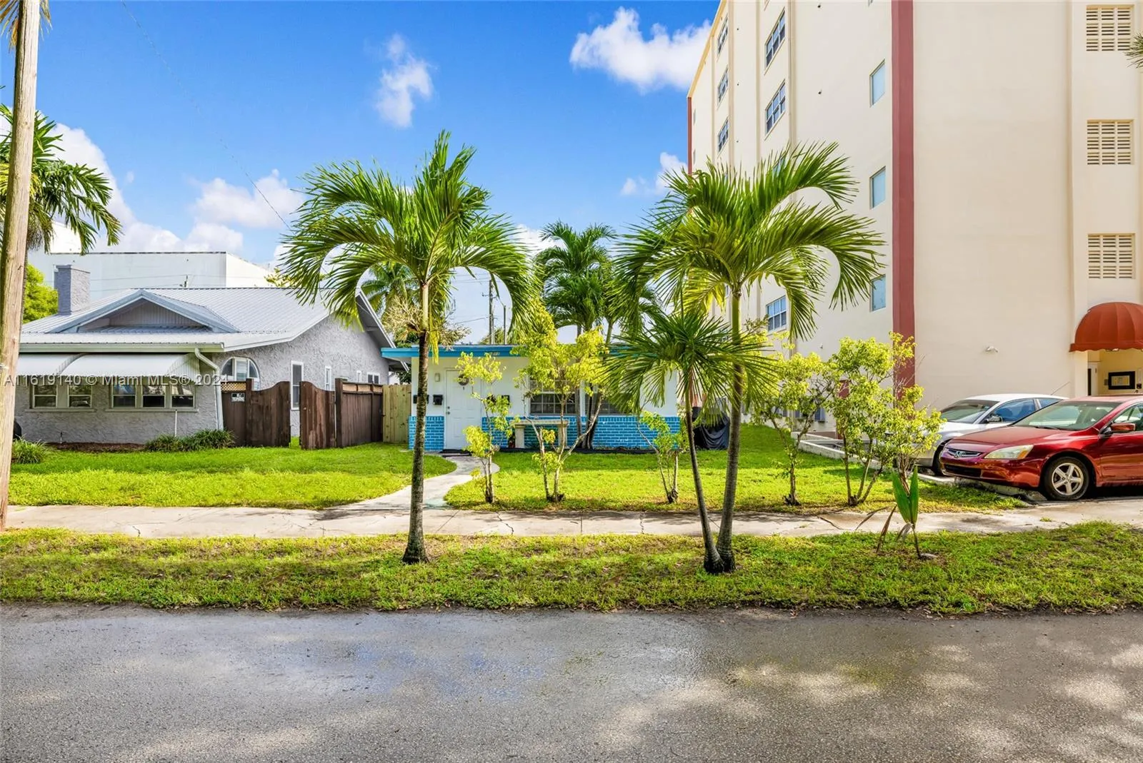 1711 Buchanan St, Hollywood, Florida 33020, Hollywood, Florida 33020, ,Residential Income,For Sale,1711 Buchanan St, Hollywood, Florida 33020,A11619140