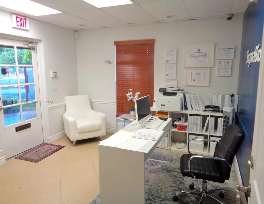 7737 N University Dr #101, Tamarac, Florida 33321, Tamarac, Florida 33321, ,Commercial Sale,For Sale,7737 N University Dr #101, Tamarac, Florida 33321,A11621342