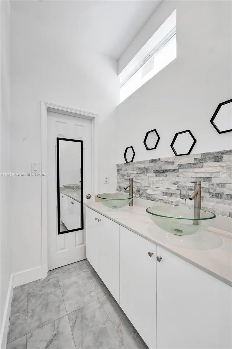 418 Nw 47th St, Miami, Florida 33127, Miami, Florida 33127, ,Residential Income,For Sale,418 Nw 47th St, Miami, Florida 33127,A11621180