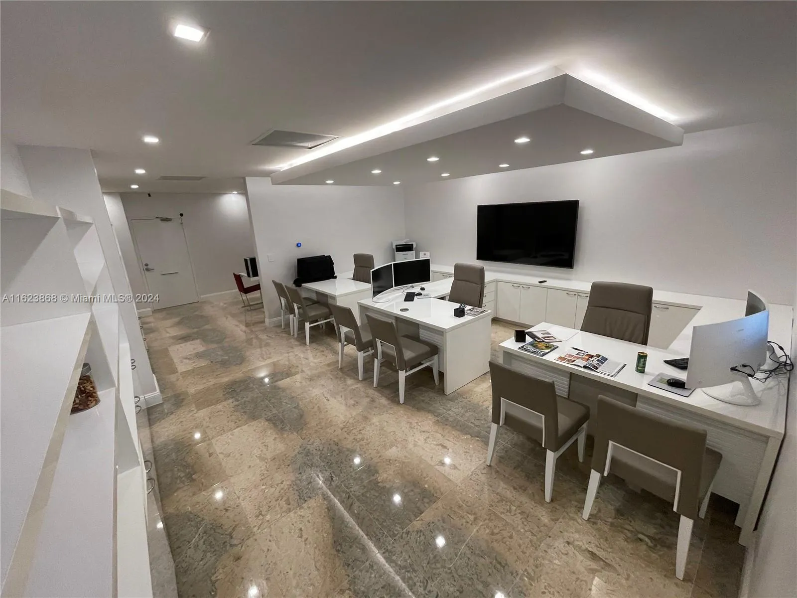 3800 S Ocean Dr 212, Hollywood, Florida 33019, Hollywood, Florida 33019, ,Commercial Sale,For Sale,3800 S Ocean Dr 212, Hollywood, Florida 33019,A11623868