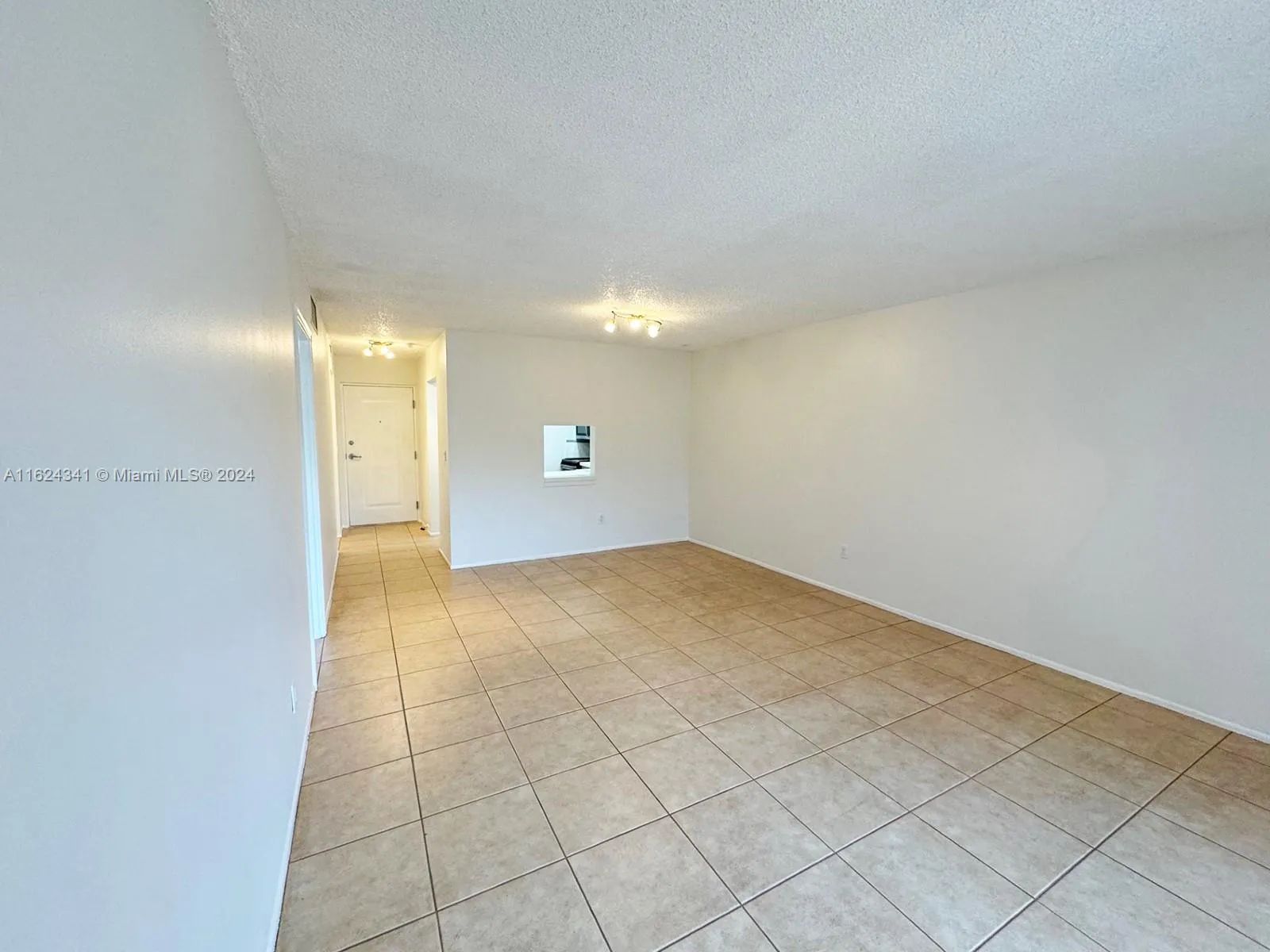 8101 Camino Real C320, Miami, Florida 33143, Miami, Florida 33143, 1 Bedroom Bedrooms, ,1 BathroomBathrooms,Residential Lease,For Rent,8101 Camino Real C320, Miami, Florida 33143,A11624341