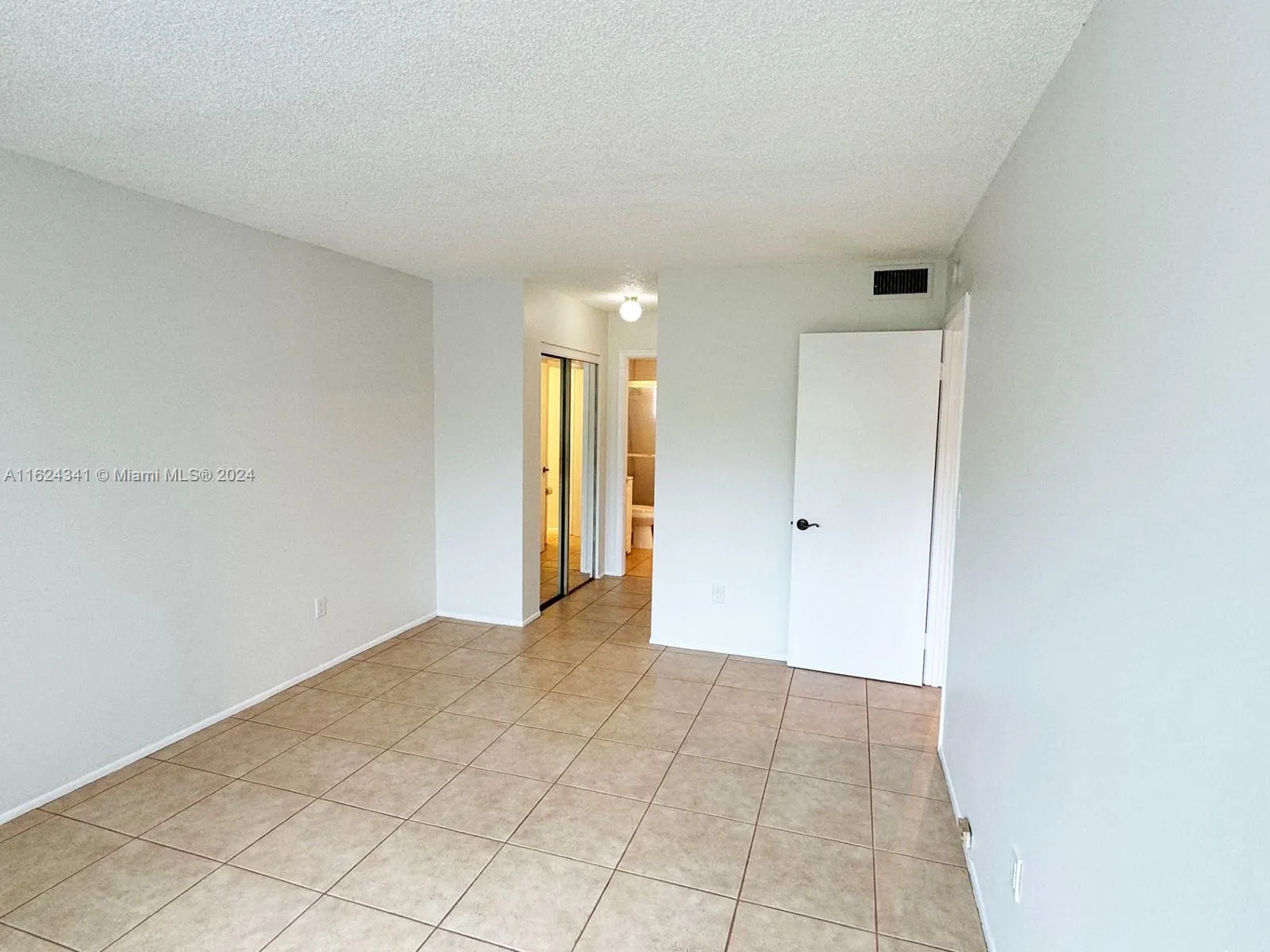 8101 Camino Real C320, Miami, Florida 33143, Miami, Florida 33143, 1 Bedroom Bedrooms, ,1 BathroomBathrooms,Residential Lease,For Rent,8101 Camino Real C320, Miami, Florida 33143,A11624341