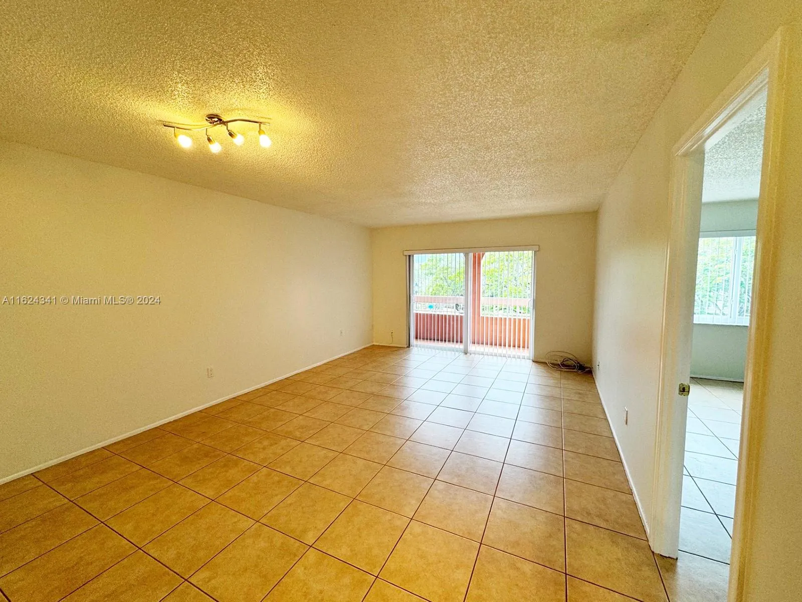 8101 Camino Real C320, Miami, Florida 33143, Miami, Florida 33143, 1 Bedroom Bedrooms, ,1 BathroomBathrooms,Residential Lease,For Rent,8101 Camino Real C320, Miami, Florida 33143,A11624341