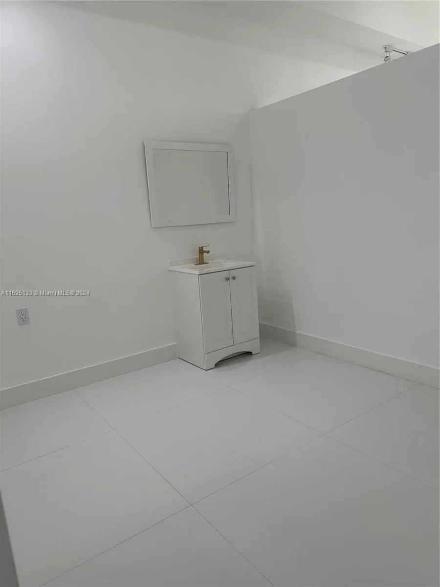 2389 Sw 22nd St 2397, Miami, Florida 33145, Miami, Florida 33145, ,Commercial Lease,For Rent,2389 Sw 22nd St 2397, Miami, Florida 33145,A11625133