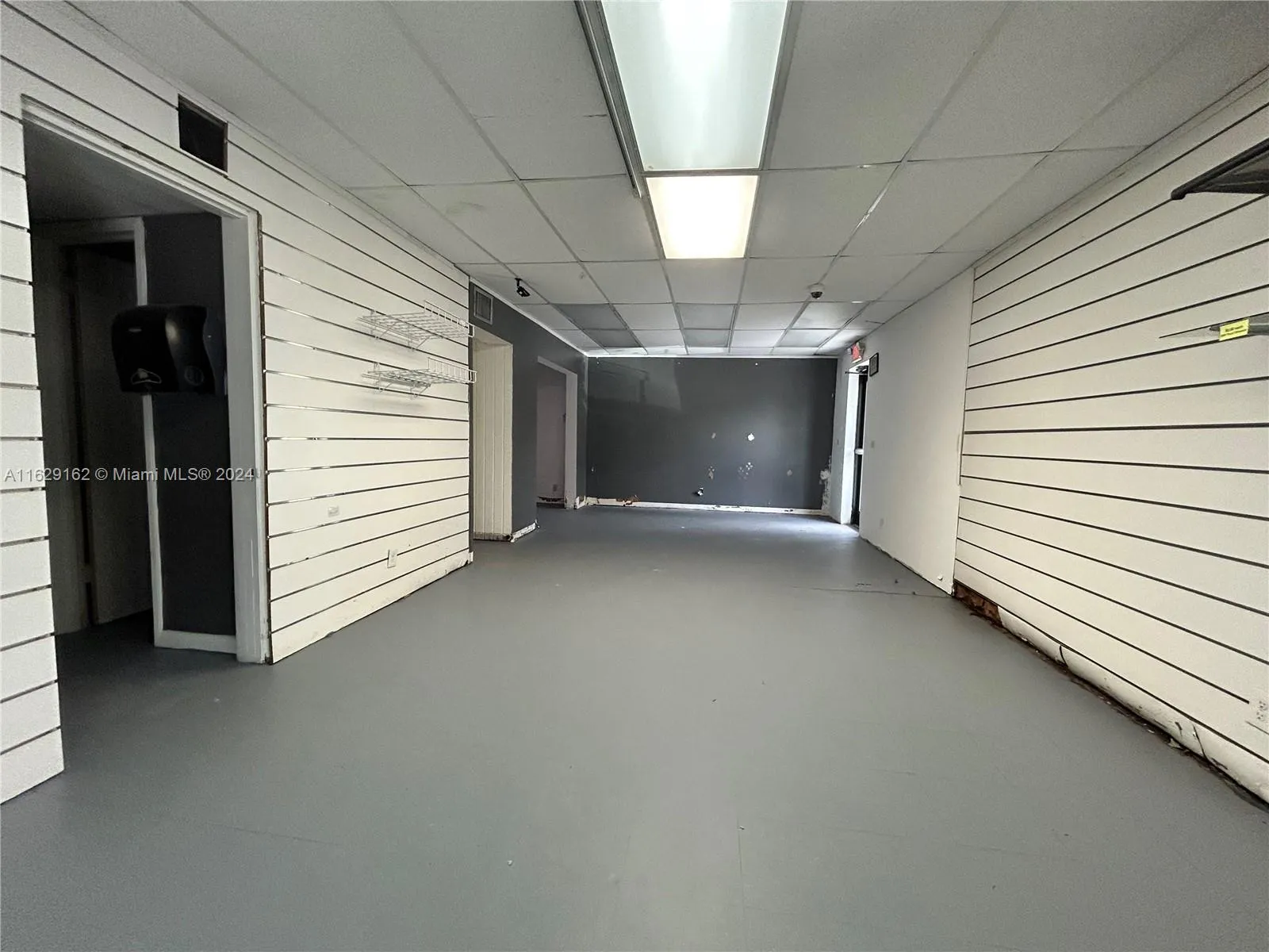 1100 S Dixie Hwy, Hollywood, Florida 33020, Hollywood, Florida 33020, ,Commercial Lease,For Rent,1100 S Dixie Hwy, Hollywood, Florida 33020,A11629162