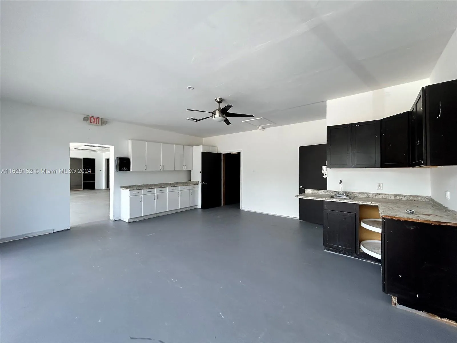 1100 S Dixie Hwy, Hollywood, Florida 33020, Hollywood, Florida 33020, ,Commercial Lease,For Rent,1100 S Dixie Hwy, Hollywood, Florida 33020,A11629162