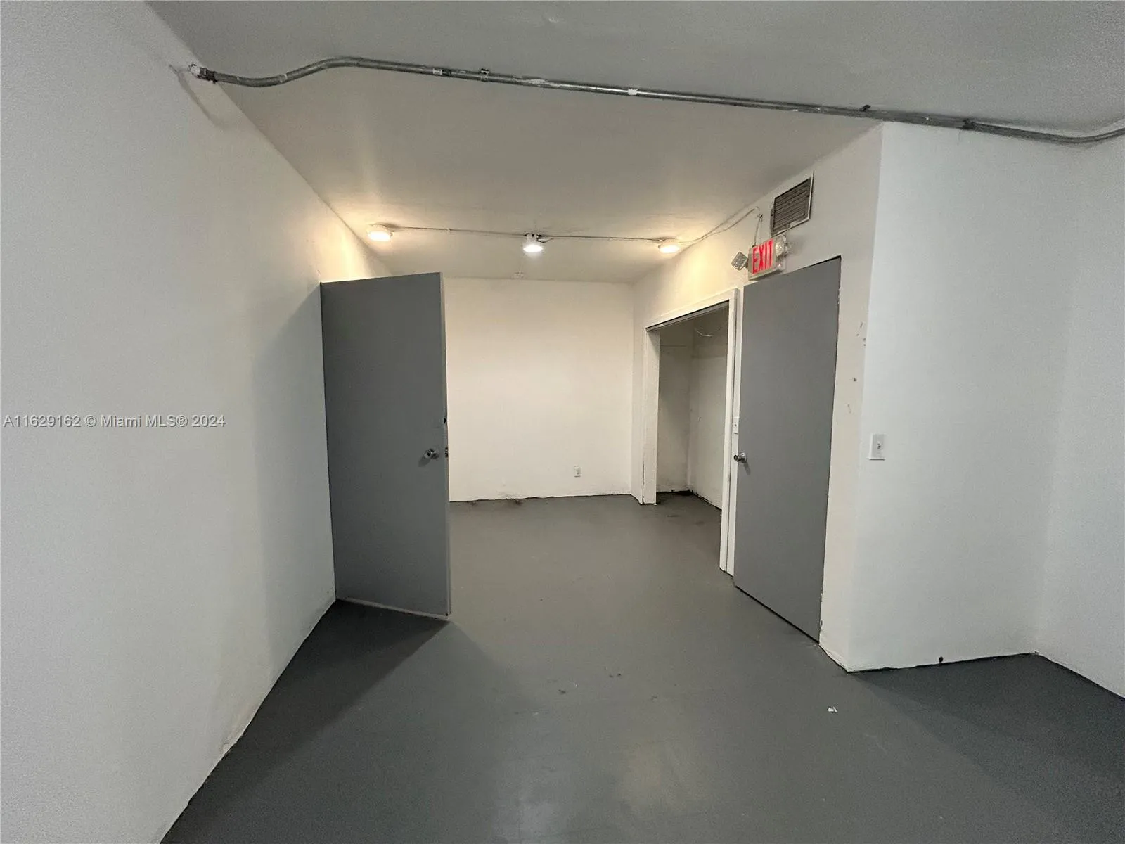 1100 S Dixie Hwy, Hollywood, Florida 33020, Hollywood, Florida 33020, ,Commercial Lease,For Rent,1100 S Dixie Hwy, Hollywood, Florida 33020,A11629162