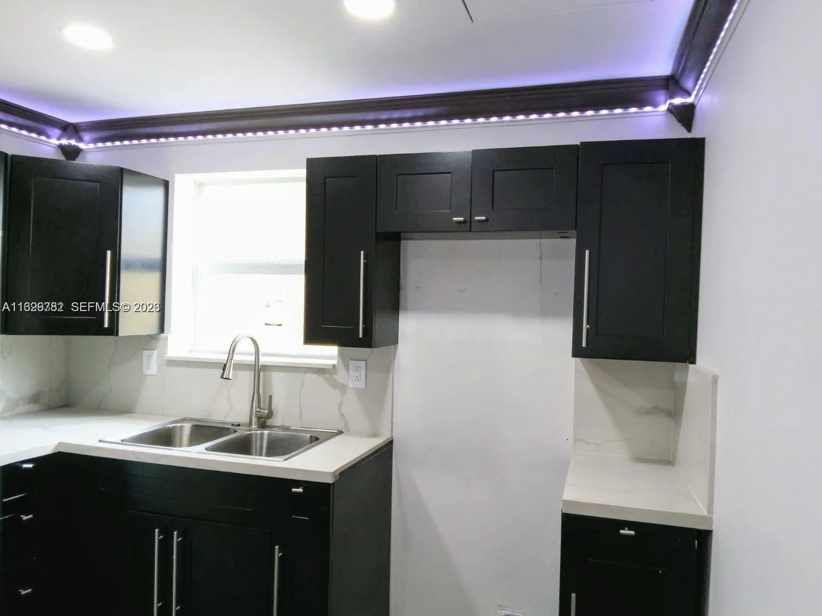 COLOR LIGHTS CAN BE REMOVED