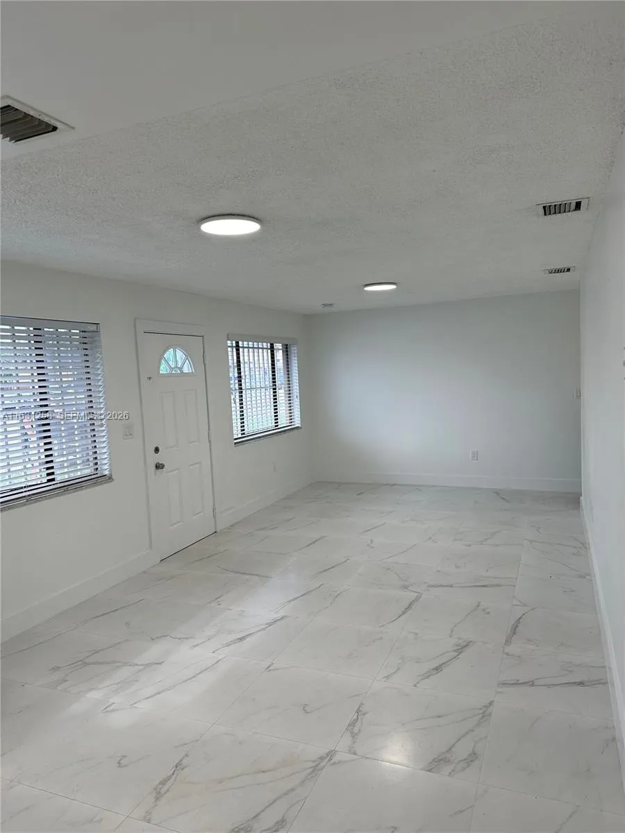 324 E 34th St, Hialeah, Florida 33013, Hialeah, Florida 33013, ,Residential Income,For Sale,324 E 34th St, Hialeah, Florida 33013,A11631258