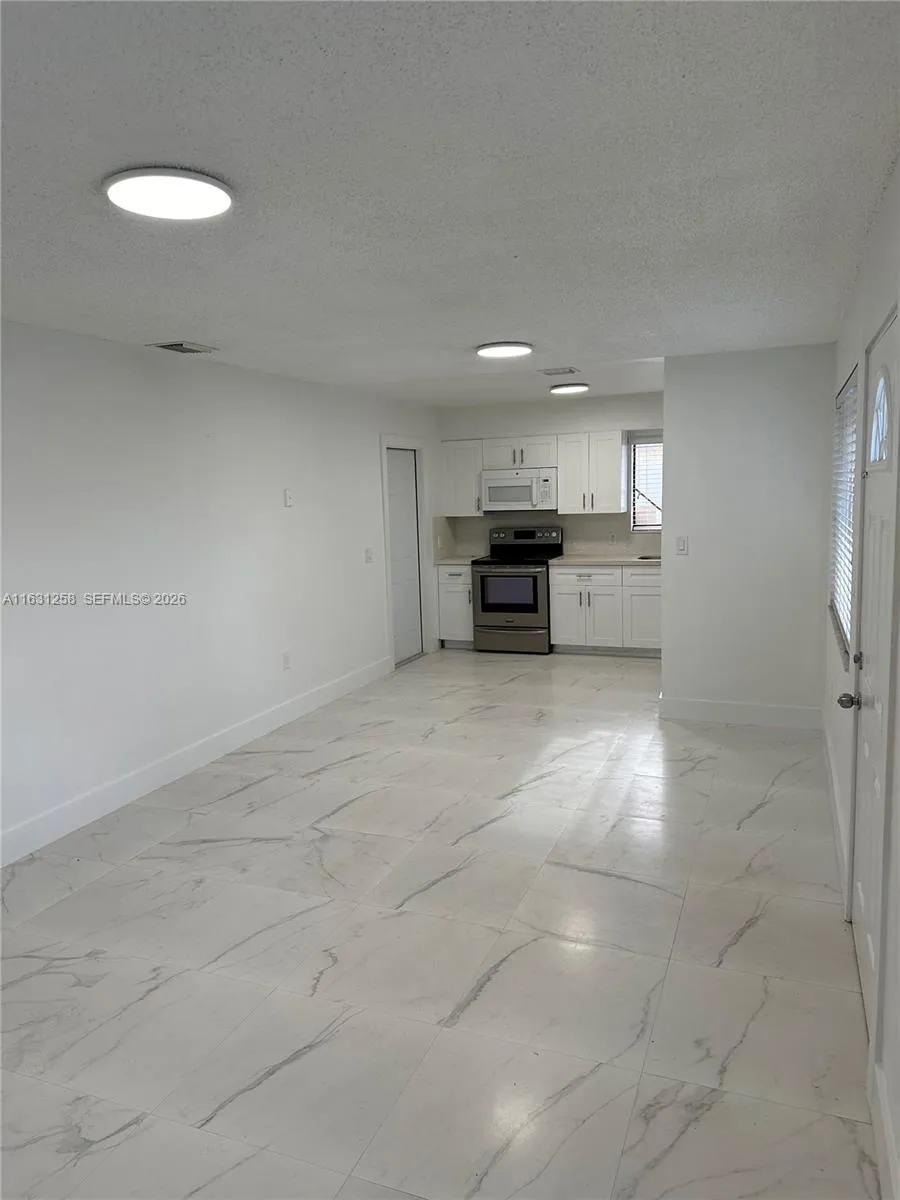 324 E 34th St, Hialeah, Florida 33013, Hialeah, Florida 33013, ,Residential Income,For Sale,324 E 34th St, Hialeah, Florida 33013,A11631258