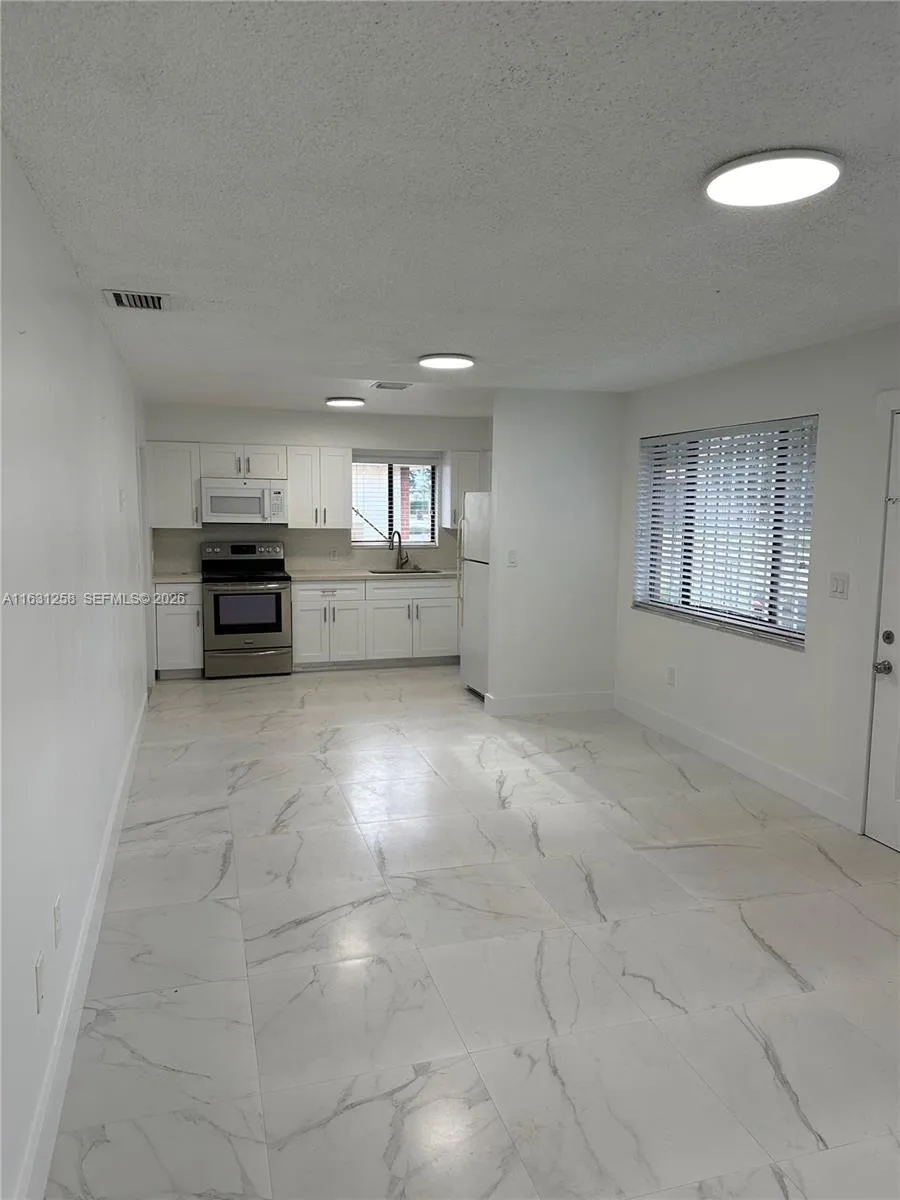 324 E 34th St, Hialeah, Florida 33013, Hialeah, Florida 33013, ,Residential Income,For Sale,324 E 34th St, Hialeah, Florida 33013,A11631258
