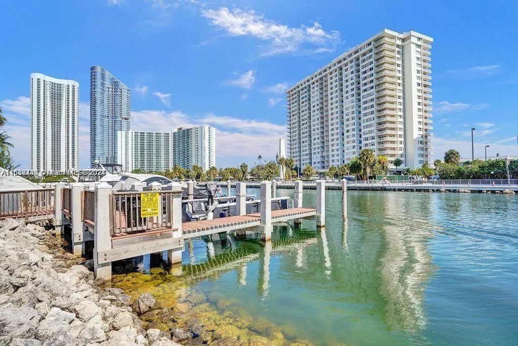 400 Kings Point Dr 320, Sunny Isles Beach, Florida, Sunny Isles Beach, Florida 33160, 1 Bedroom Bedrooms, ,1 BathroomBathrooms,Residential,For Sale,400 Kings Point Dr 320, Sunny Isles Beach, Florida,A11638449