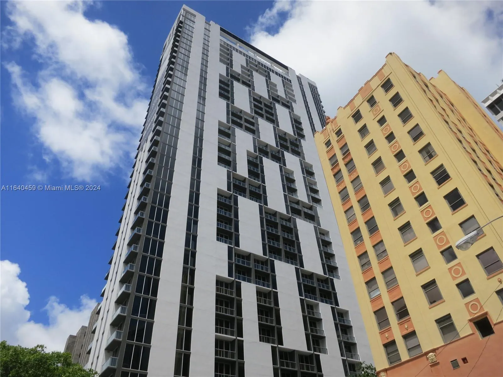 151 Se 1 St 1902, Miami, Florida 33131, Miami, Florida 33131, 2 Bedrooms Bedrooms, ,1 BathroomBathrooms,Residential,For Sale,151 Se 1 St 1902, Miami, Florida 33131,A11640459