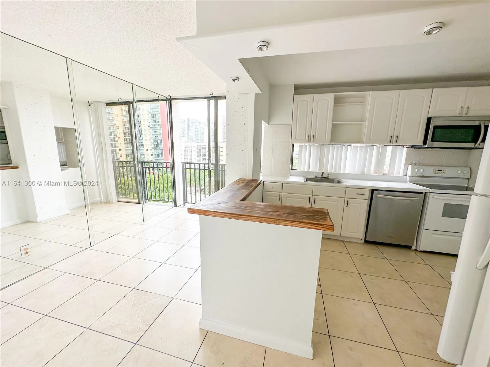 17021 N Bay Rd 915, Sunny Isles Beach, Florida 331, Sunny Isles Beach, Florida 33160, 2 Bedrooms Bedrooms, ,2 BathroomsBathrooms,Residential,For Sale,17021 N Bay Rd 915, Sunny Isles Beach, Florida 331,A11641300
