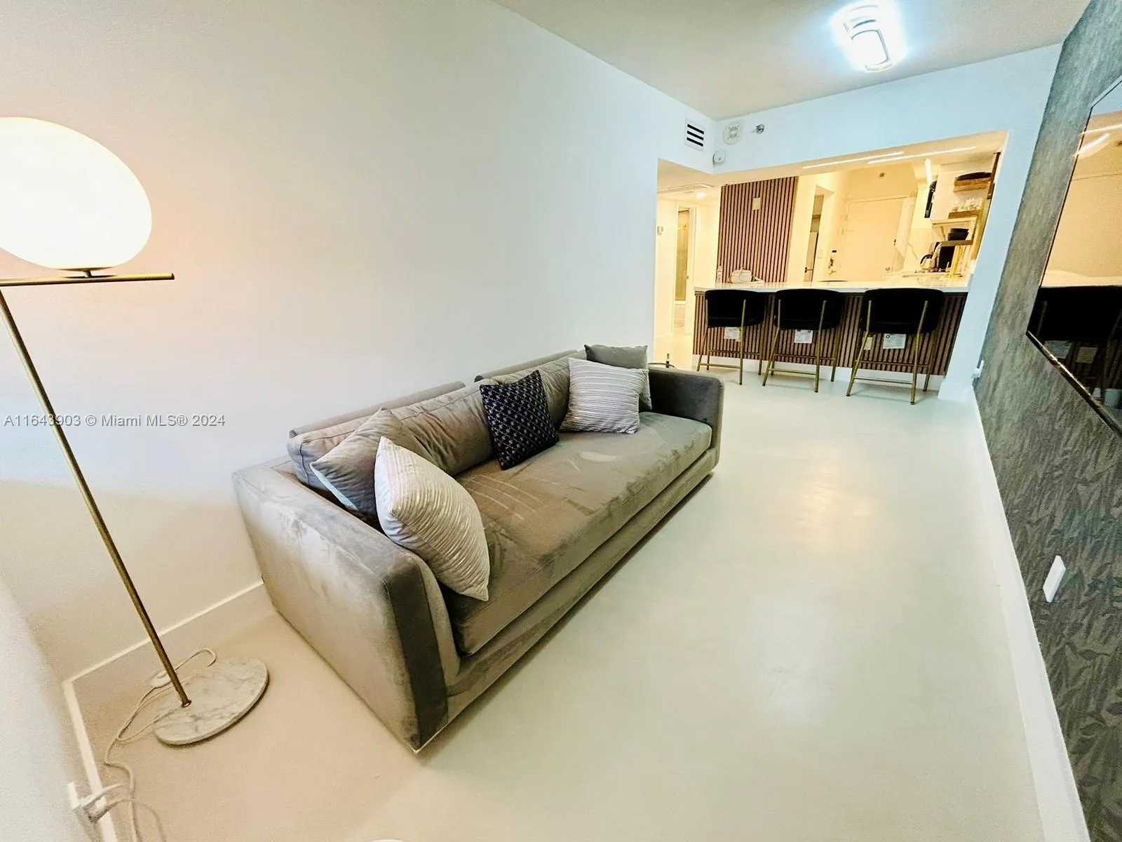 100 Lincoln Rd 445, Miami Beach, Florida 33139, Miami Beach, Florida 33139, 1 Bedroom Bedrooms, ,1 BathroomBathrooms,Residential Lease,For Rent,100 Lincoln Rd 445, Miami Beach, Florida 33139,A11643903