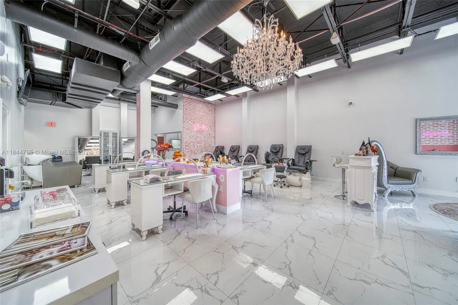Full-service Beauty Salon For Sale In Pinecrest, M, Miami, Florida 33156, ,Business Opportunity,For Sale,Full-service Beauty Salon For Sale In Pinecrest, M,A11644795