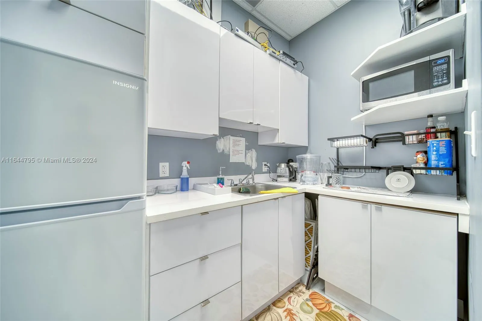 Full-service Beauty Salon For Sale In Pinecrest, M, Miami, Florida 33156, ,Business Opportunity,For Sale,Full-service Beauty Salon For Sale In Pinecrest, M,A11644795