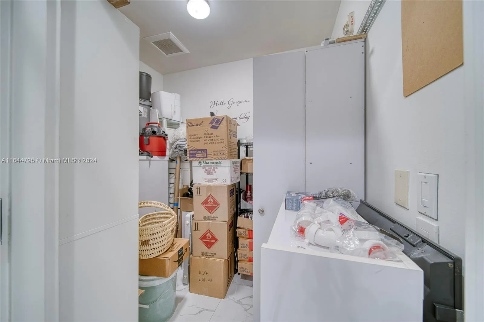 Full-service Beauty Salon For Sale In Pinecrest, M, Miami, Florida 33156, ,Business Opportunity,For Sale,Full-service Beauty Salon For Sale In Pinecrest, M,A11644795