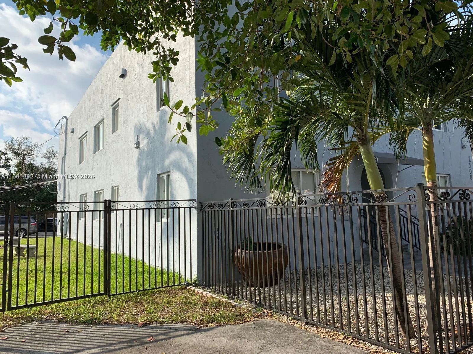2500 Ne 192nd St, Miami, Florida 33180, Miami, Florida 33180, ,Residential Income,For Sale,2500 Ne 192nd St, Miami, Florida 33180,A11644212