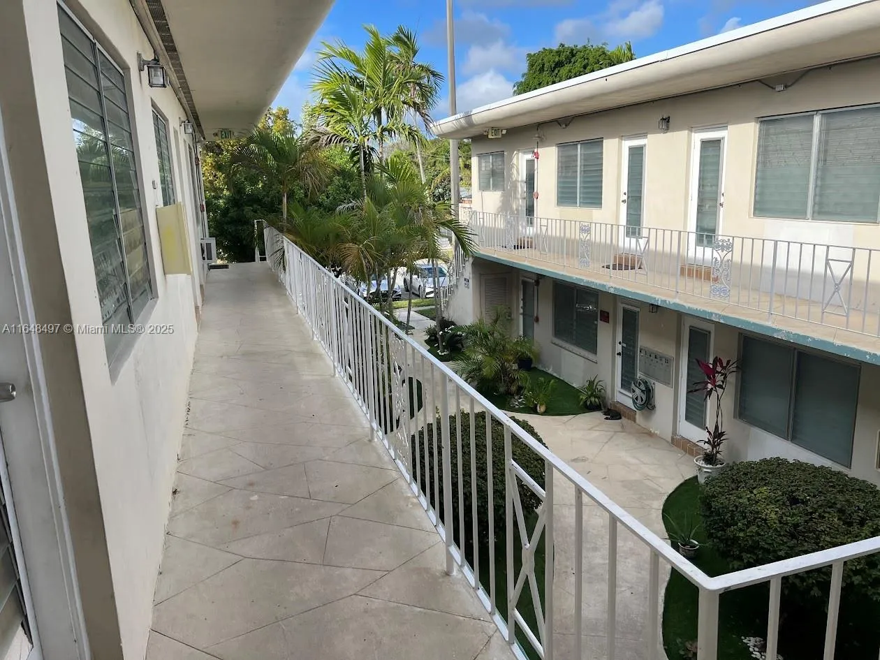 2072 Ne 169th St Apartments # 5, North Miami Beach, North Miami Beach, Florida 33162, ,Commercial Sale,For Sale,2072 Ne 169th St Apartments # 5, North Miami Beach,A11648497