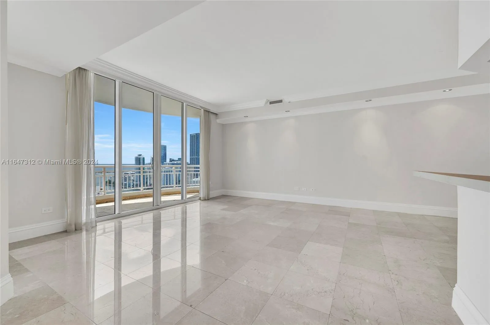 848 Brickell Key Dr 4003, Miami, Florida 33131, Miami, Florida 33131, 1 Bedroom Bedrooms, ,1 BathroomBathrooms,Residential,For Sale,848 Brickell Key Dr 4003, Miami, Florida 33131,A11647312