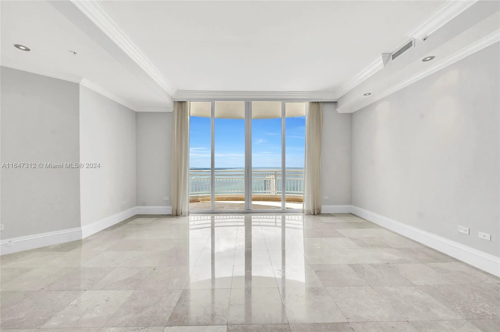 848 Brickell Key Dr 4003, Miami, Florida 33131, Miami, Florida 33131, 1 Bedroom Bedrooms, ,1 BathroomBathrooms,Residential,For Sale,848 Brickell Key Dr 4003, Miami, Florida 33131,A11647312